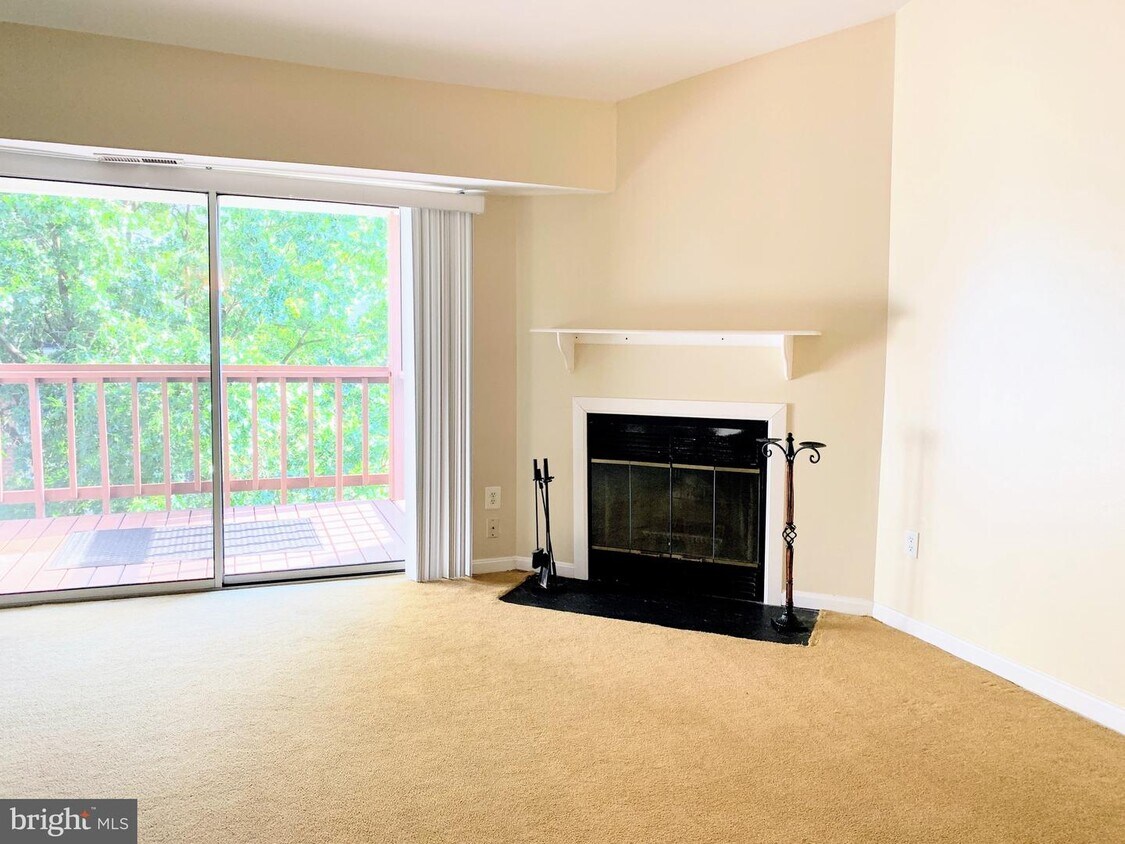 201 Water Fountain Ct Unit 303, Glen Burnie, MD 21060 Room for Rent