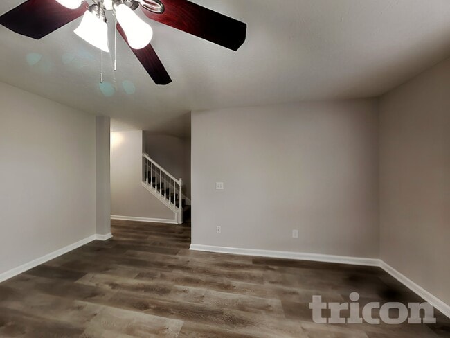 Building Photo - 141 Sara Cir
