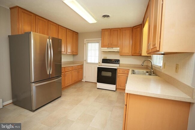 Building Photo - 20609 Point Lookout Rd