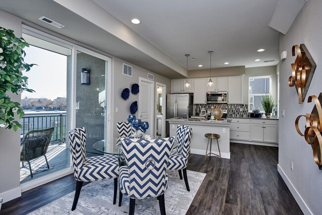 Foto del interior - Creekline Townhomes