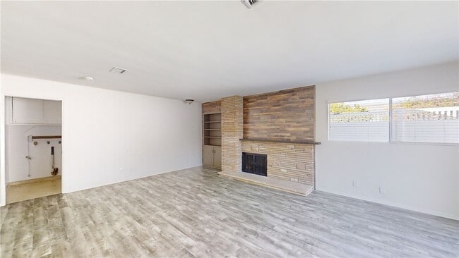 Foto del edificio - 2761 Coleridge Dr