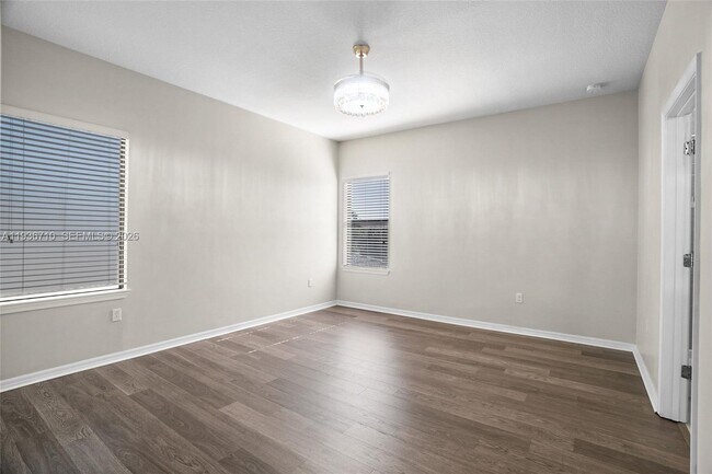 Foto del edificio - 8197 Hanoverian Dr