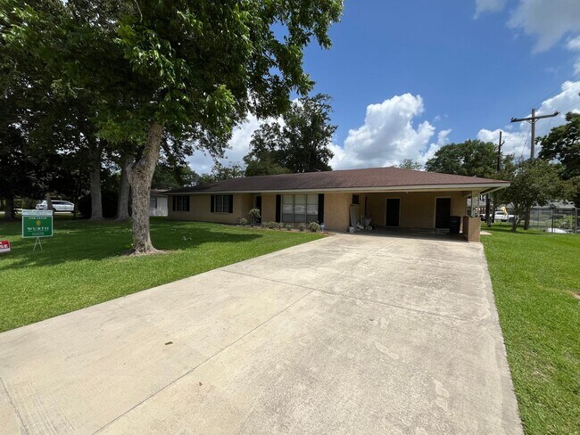 Foto del edificio - Well maintained home in wonderful neighbor...