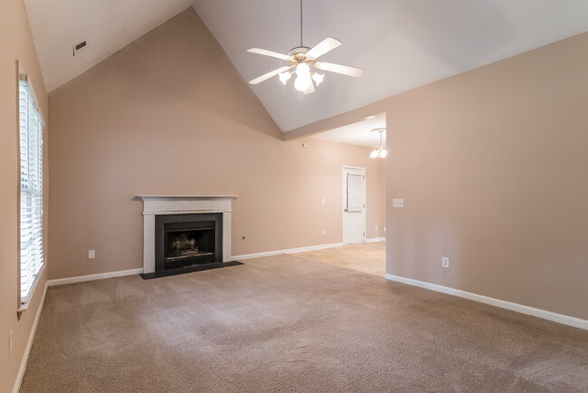 Building Photo - 36 Stonehaven Dr