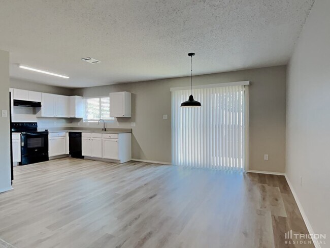 Building Photo - 617 Condor Trail