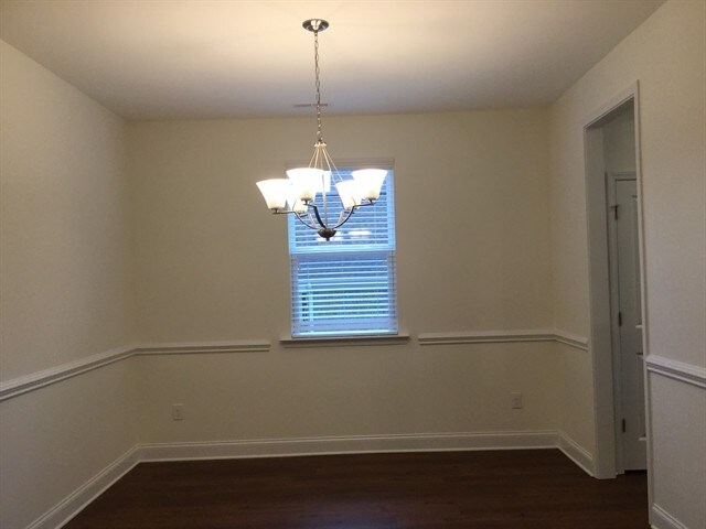Foto del edificio - 3039 Greenmont Cir