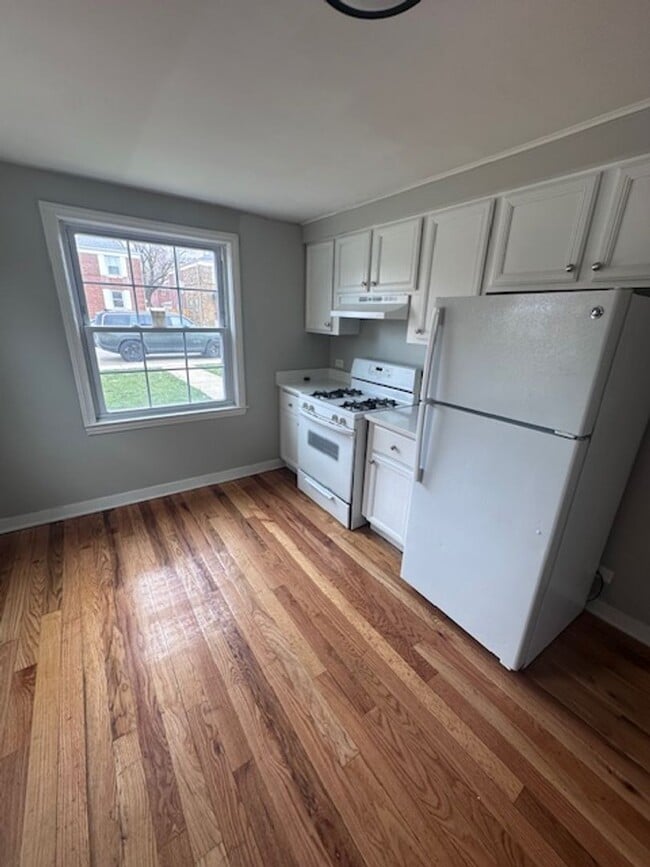 Foto del edificio - Midway 3 bedroom 2 bathroom House
