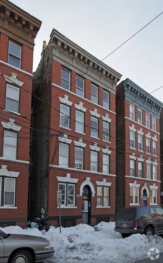 Primary Photo - 59 Oak St