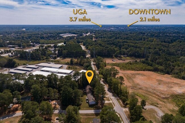 Building Photo - 402 Freeman Dr
