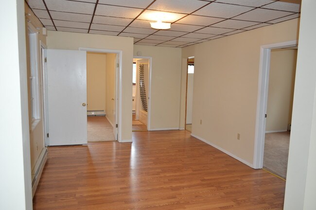 Building Photo - 211 S Main St