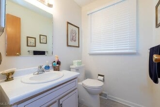 Building Photo - 5940 Hansom Dr