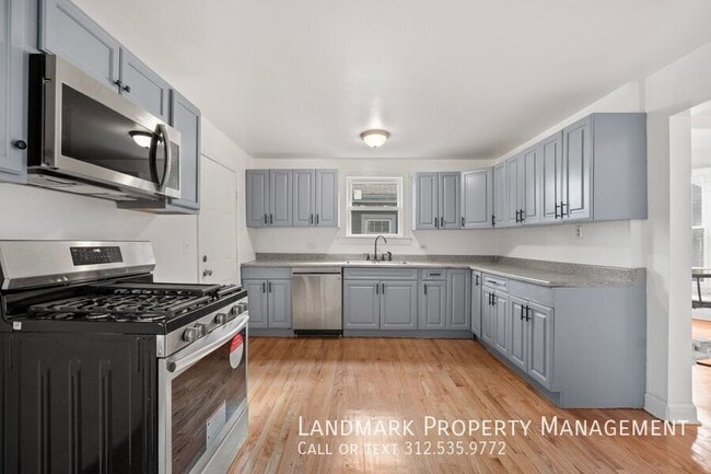 Building Photo - 806 S Taylor Ave