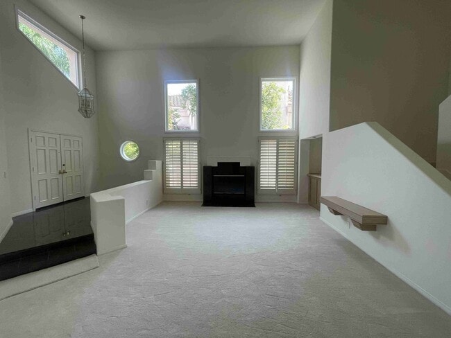 Building Photo - CALABASAS MEDITERRANEAN ESTATE IN THE BELL...
