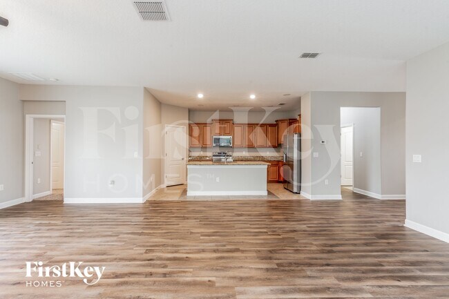 Foto del edificio - 20241 Merry Oak Ave