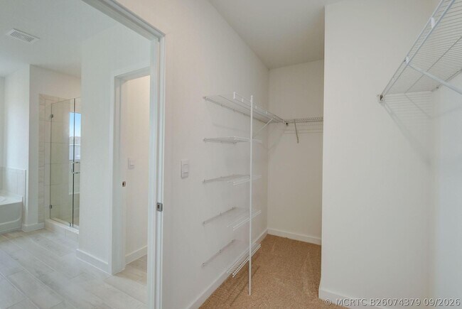 Building Photo - 5976 SE Sky Blue Cir
