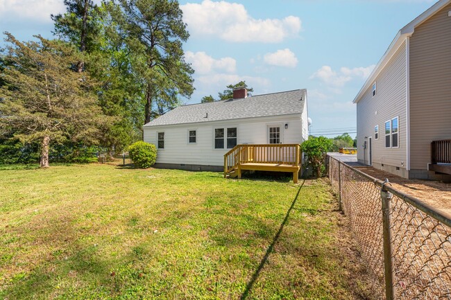 Building Photo - Call Sabrina Thomas at 757-767-0767 for more information