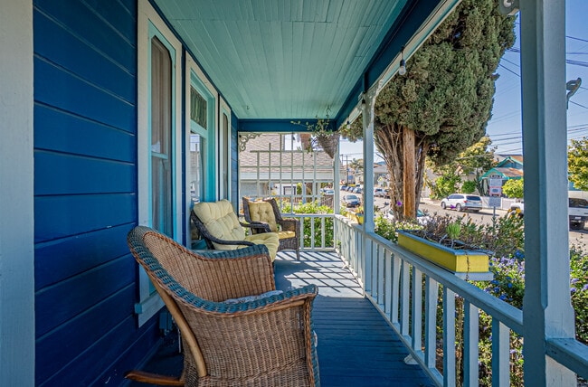 A cozy front porch—perfect for relaxing and taking in all the neighborhood buzz. - 337 W 16th St
