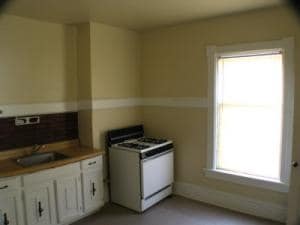  - 1977 N Farwell Ave