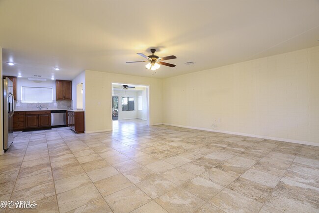 Foto del edificio - 10229 W Desert Hills Dr