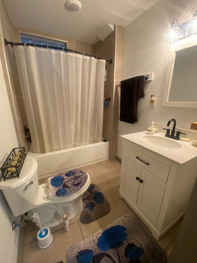 Bathroom - 401 E 38th St