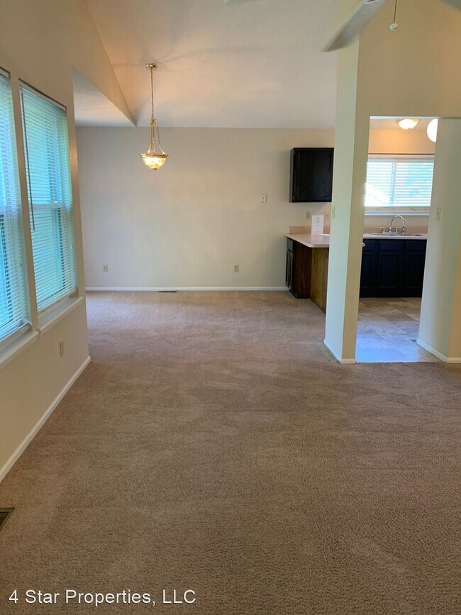 Foto del edificio - 3 br, 3 bath House - 957 Whispering Ridge Ln