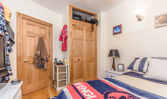 Building Photo - 145 Charles St