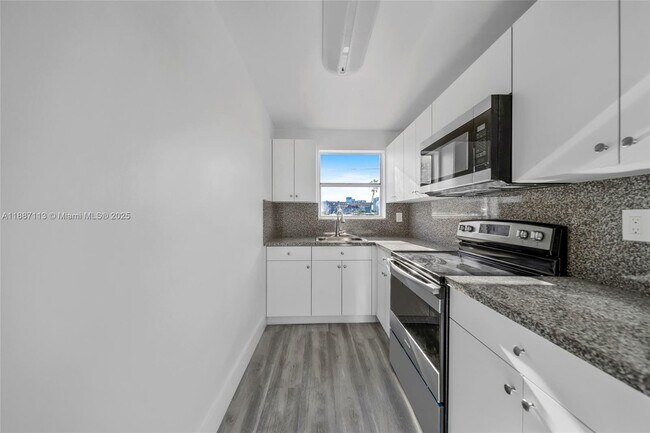 Foto del edificio - 910 Jefferson Ave