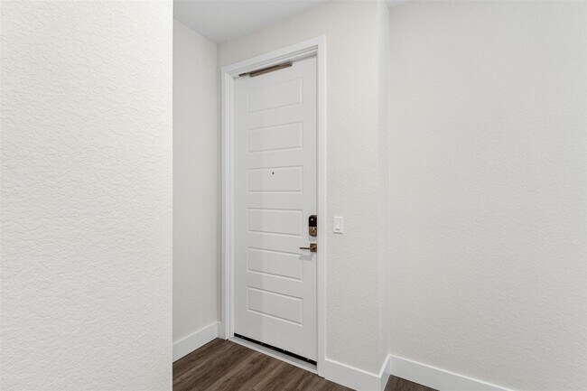 Foto del edificio - 8663 Ivanhoe Dr