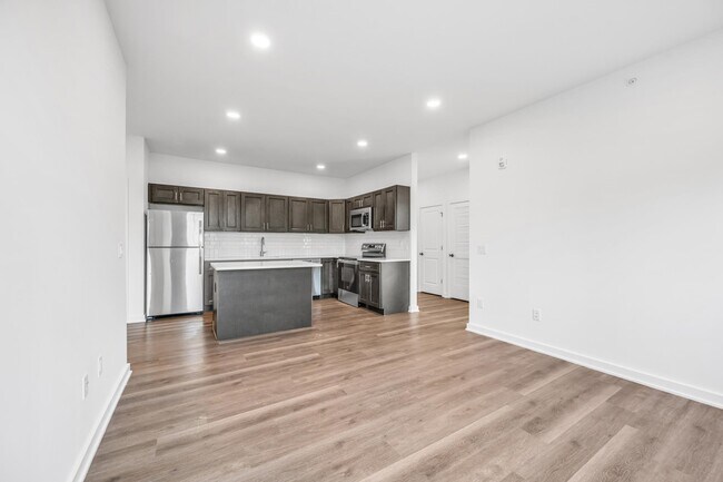 Foto del edificio - 315 Railroad Ave