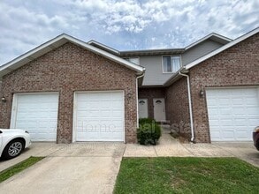 Building Photo - 5558 N Green Ln