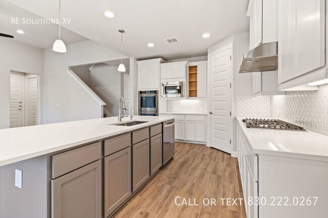 Foto del edificio - 29003 Throssel Ln