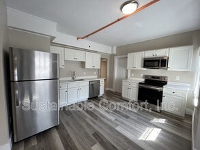 Building Photo - 36 Roxbury St