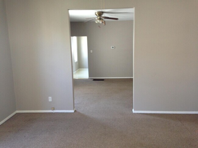 Building Photo - 2403 Locust St