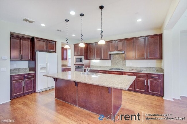 Building Photo - 5 br, 3 bath House - 28466 Stoney Point Co...