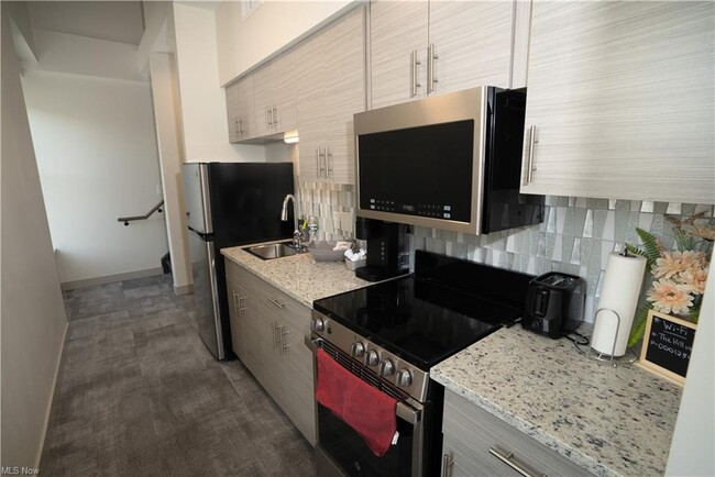 Foto del edificio - 1417 W 9th St
