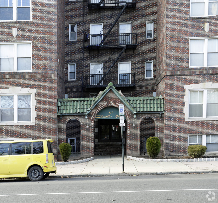 Building Photo - Paradise Apartments