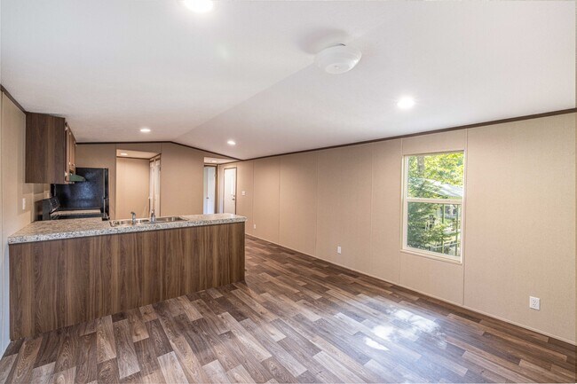 Building Photo - 138 Poe Dr