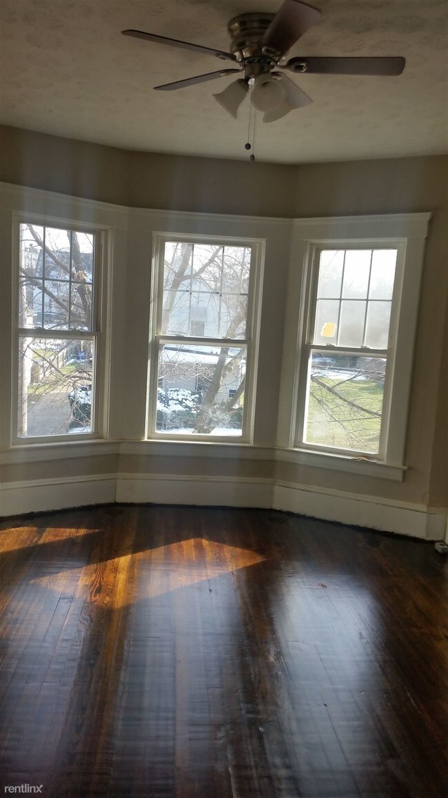 Foto del edificio - 3908 Woburn Ave