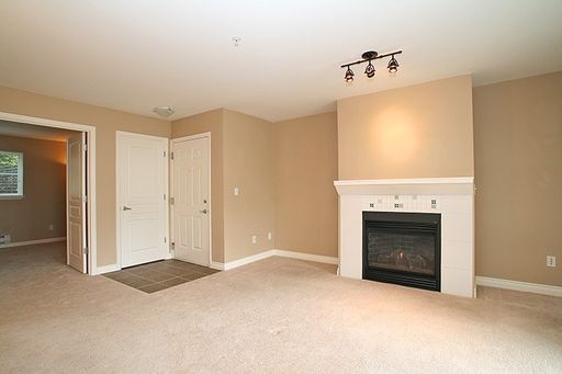 Foto del edificio - AVAILABLE NOW, Charming Issaquah Condo wit...