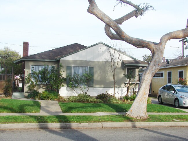 4066 Minerva Avenue - 4066 Minerva Ave