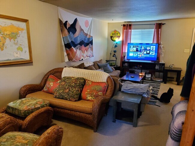 Foto del edificio - Amazing 2 bed, 2.5 bath townhome in north ...