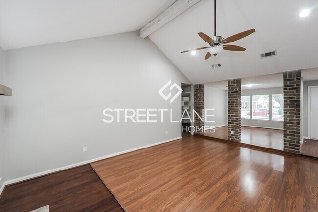 Building Photo - REDUCED!