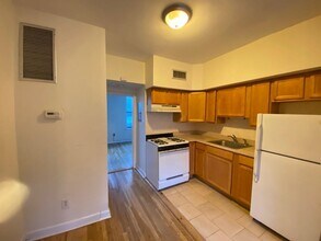 Building Photo - 276 1st St