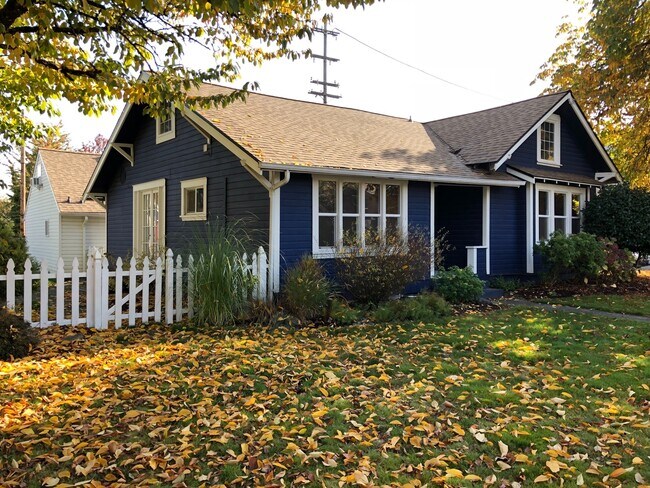 Building Photo - 803