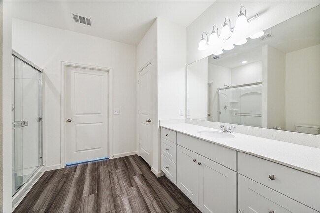 Building Photo - 4603 Highland Crest Dr