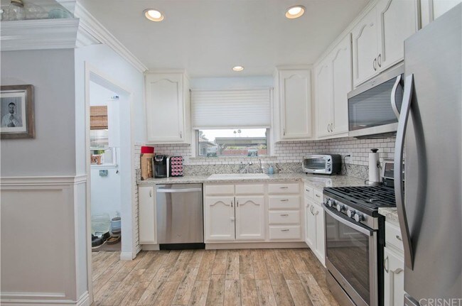 Building Photo - 19100 Victory Blvd