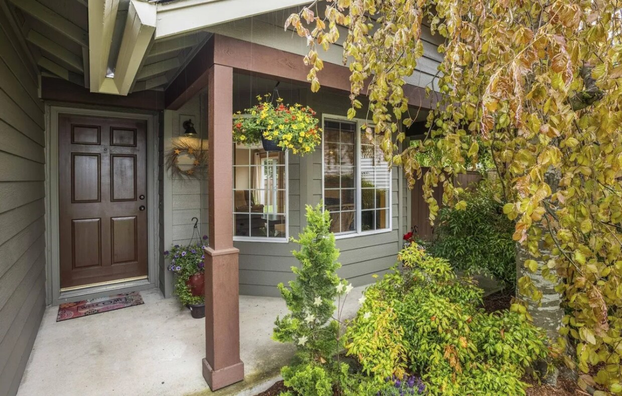 Foto del edificio - Bright 3 Bed 2 Bath Pet Friendly Ranch Hom...