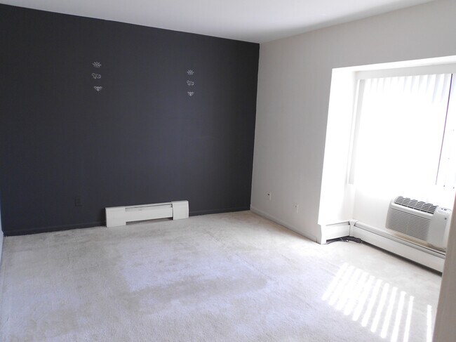 Foto del edificio - 2 Elmwood Park Dr