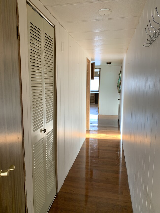 Hallway - 725 Park Ave