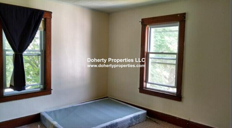 Building Photo - 38 Plymouth St